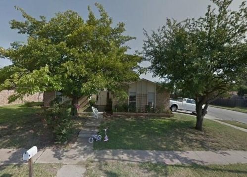 6465 Ridglea Dr, Fort Worth, TX 76148-1428