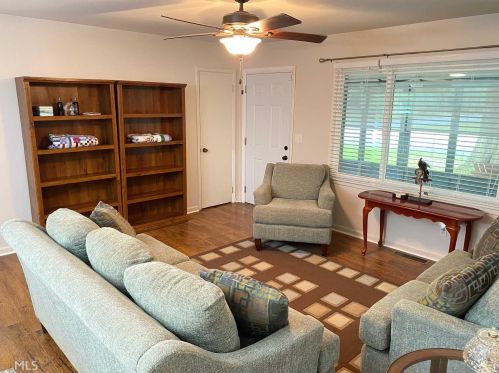 115 Stevens St, Warner Robins, GA 31093-2133