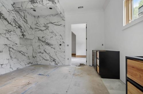 2884 Arden Rd, Atlanta GA  30305-1914 exterior