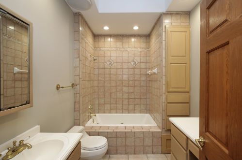 2759 Deerfield Rd, Bannockburn IL  60015-3809 exterior