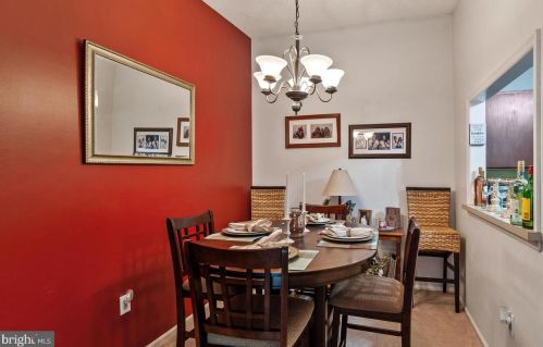 16 Willow Ct, Trenton NJ 08619-4626 exterior