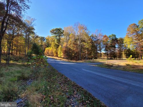 734 Multnomah Ln, Harpers Ferry WV  25425 exterior