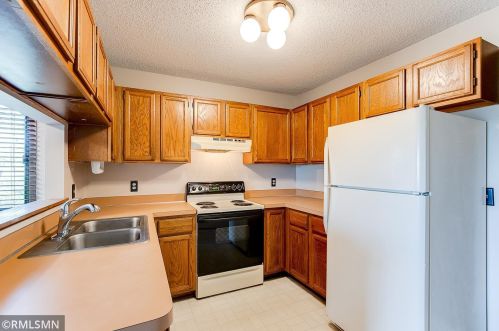 1500 Helmo Ave, Saint Paul MN  55128-5527 exterior