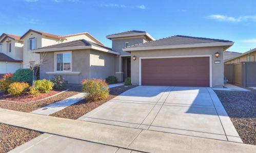 12050 Country Garden Dr, Rancho Cordova, CA 95742-8113