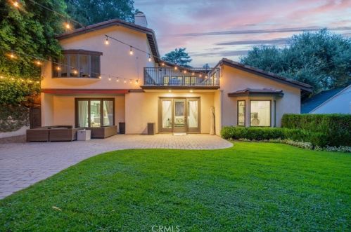 1566 Hillside Dr, Glendale CA  91208-2456 exterior