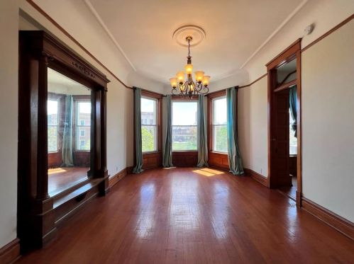 4736 Prairie Ave, Chicago, IL 60615-1206
