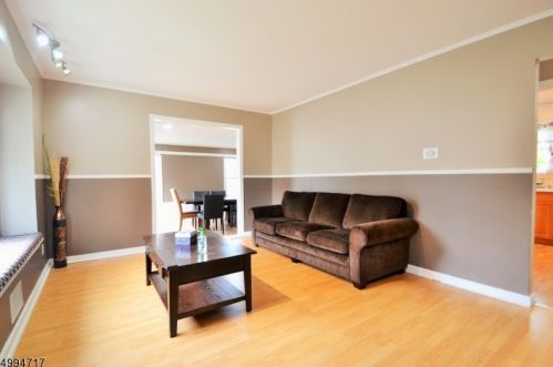 142 Willard Ave, Paterson, NJ 07512-2728