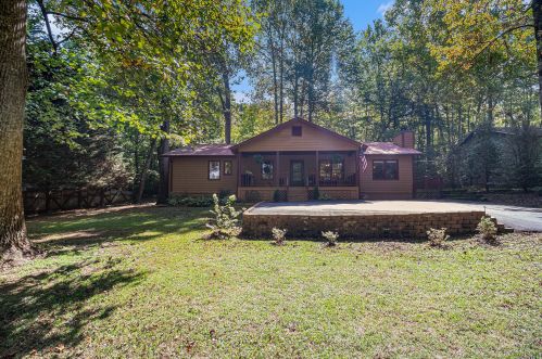66 Taylor Valley Rd, Clayton, GA 30525-5815
