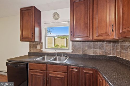 39 Hillman Ct, Aberdeen MD  21001-2406 exterior