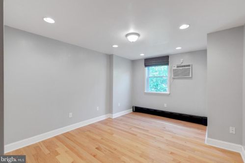 2335 12 St, Philadelphia PA 19133-1008 exterior