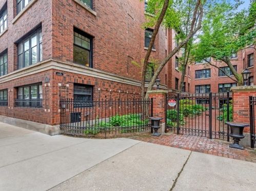 317 Belden Ave, Chicago, IL 60614-3884