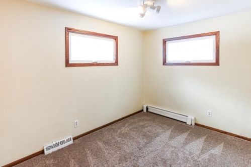 2126 Hillview Rd, Saint Paul MN  55112-1224 exterior