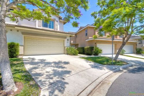828 Daybreak Pl, Vista, CA 92084-3347