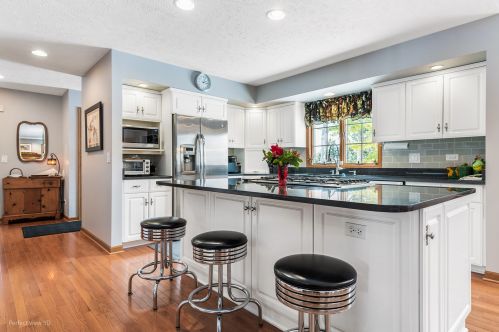 24530 Park River Ln, Joliet, IL 60404-7667