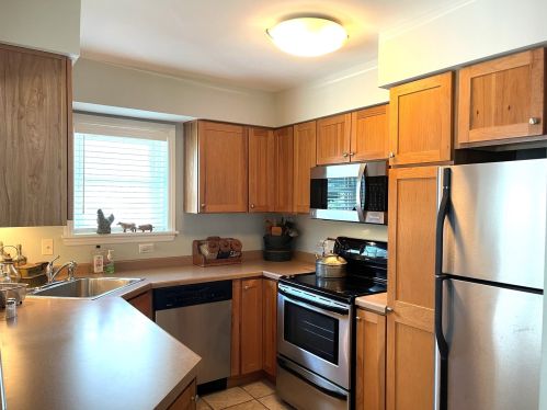 407 Maple St, Mount Prospect, IL 60056-2123