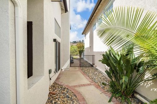 3753 Calle Joaquin, Calabasas, CA 91302-3041