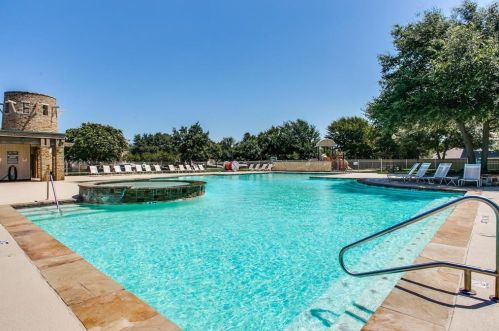 8024 Ocean Dr, Fort Worth TX  76123-1895 exterior