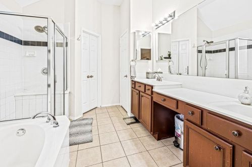 1905 Kerr Ct, Carrollton TX 75010-3208 exterior