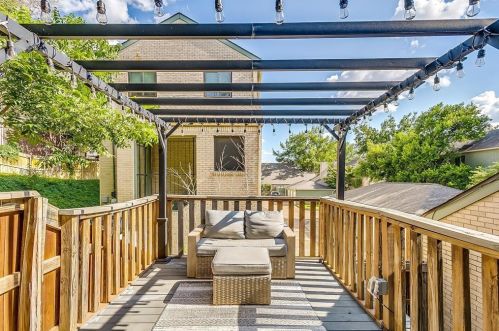 2615 Mccart Ave, Fort Worth TX  76110-2230 exterior