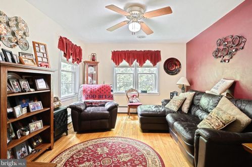 121 Blooming Grv Rd, Hanover PA 17331-8534 exterior