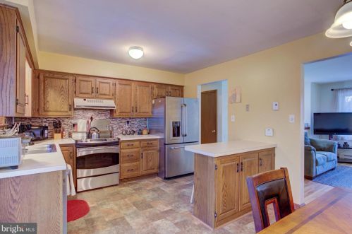 765 Dustin Dr, Lancaster PA  17601-1267 exterior