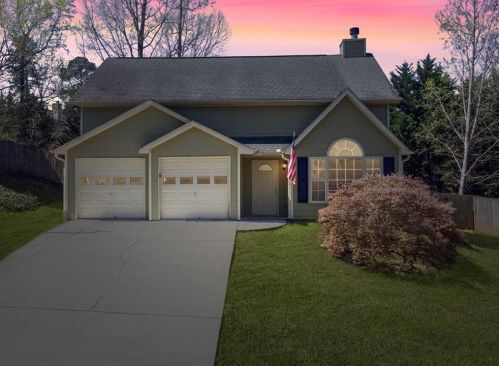 816 Overlook Trl, Holly Springs, GA 30115-3497