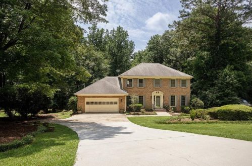 3804 Shawnee Run, Lilburn, GA 30047-2420