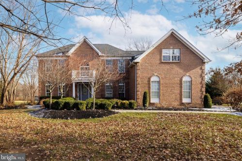 20 Sheffield Dr, Columbus, NJ 08022-9550