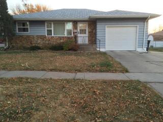 409 22nd St, Bismarck, ND 58501-6104
