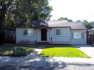 381 Walnut Ave, Vacaville, CA 95688-4448