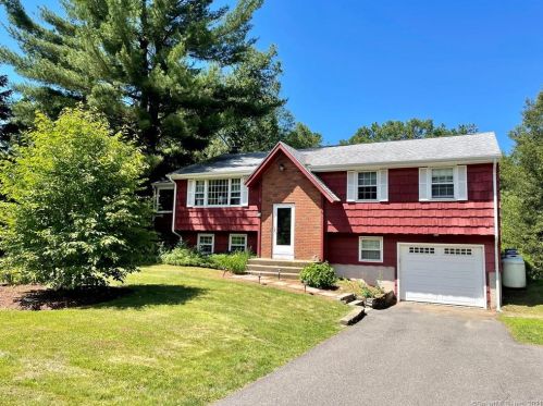 12 Strawberry Rd, Ellington, CT 06029-2524