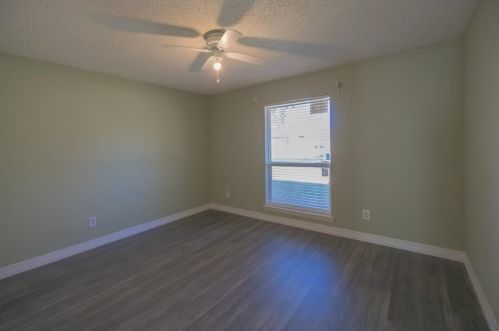 510 Mayfield Ave, Garland TX  75041-5041 exterior