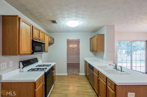 1384 Pinebreeze Ct, Marietta, GA 30062-2156