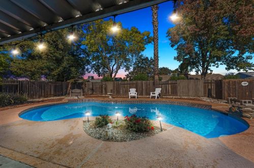 8775 Kilkenny Ct, Elk Grove, CA 95624-2515