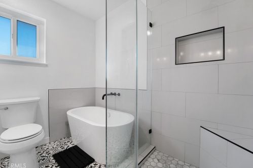19745 Keswick Ln, Huntington Beach CA  92646-4246 exterior