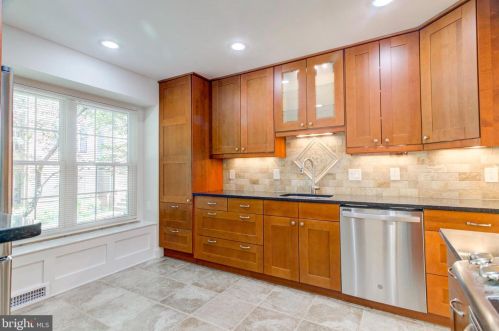 7873 Wintercress Ln, Springfield, VA 22152-3844