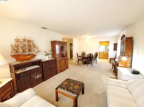 6813 Dunmore Ave, Citrus Heights, CA 95621-6407