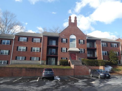 5 Louisburg Sq, Nashua, NH 03060-6814