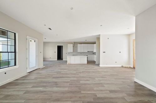 519 Chuckwagon Trl, Angleton TX 77515 exterior