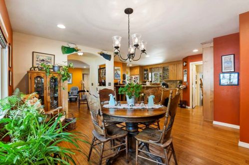 10458 Reynold Way, Truckee CA  96161-1805 exterior