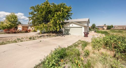 651 Song Sparrow Dr, Pueblo CO  81007-3612 exterior
