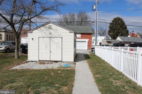 204 Walnut St, Hanover PA 17331-2534 exterior