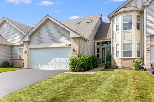 2051 Tamahawk Ln, Naperville, IL 60564-8920