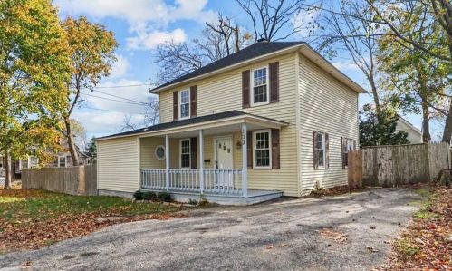 132 Park Ave, Warwick, RI 02889-5220