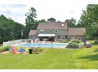 2 Gervaise Dr, Derry, NH 03038-4606