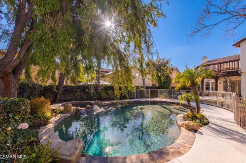 5934 Indian Terrace Dr, Simi Valley CA  93063-5771 exterior