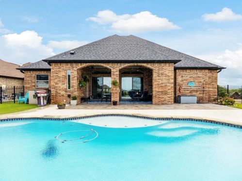 11029 Hawkins Home Blvd, Fort Worth TX  76126-4735 exterior