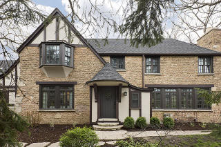 1198 Chatfield Rd, Northfield, IL 60093-1846