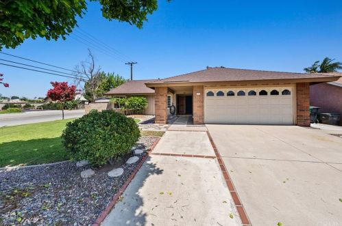 3702 Maxon Ln, Chino, CA 91710-2023