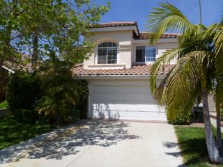 7819 Margaret Ct, Anaheim CA  92808-2115 exterior